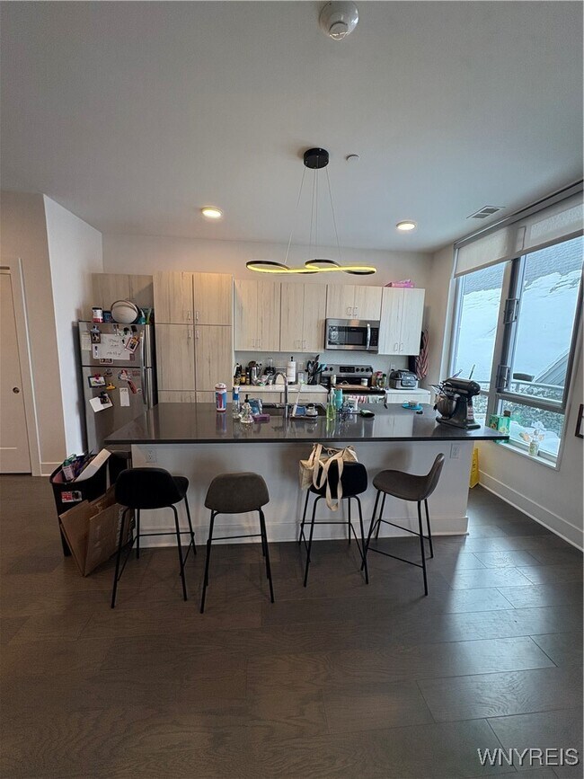 Building Photo - 1020 Elmwood Ave