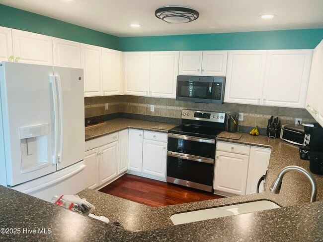 Building Photo - 609 Sloop Pointe Ln