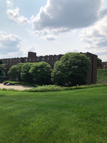 Building Photo - Brinton Towers