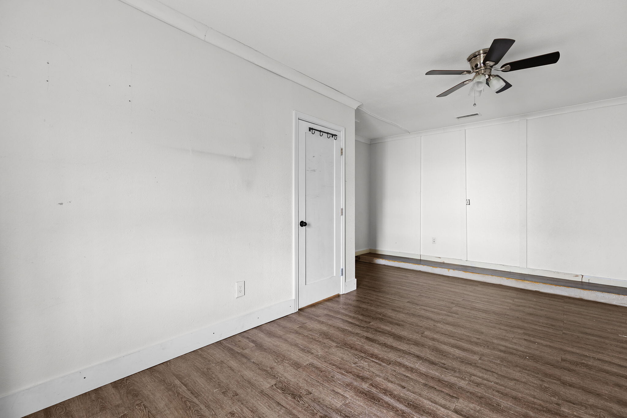 Building Photo - 1611 Somerset Dr