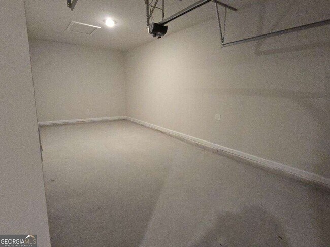 Building Photo - 440 Winding Rose Dr