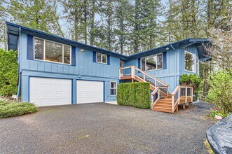 Building Photo - Single Family Home in West Linn with a Won...