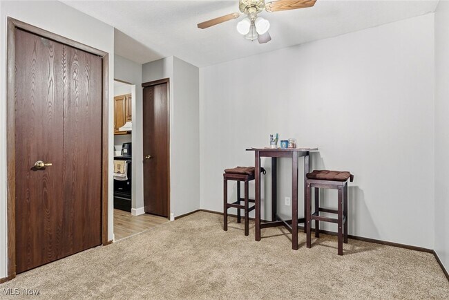 Building Photo - 27413 Westown Blvd