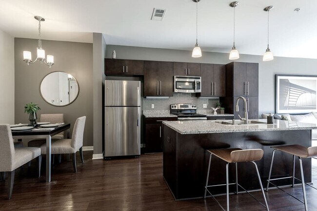 Building Photo - 33 Peabody St