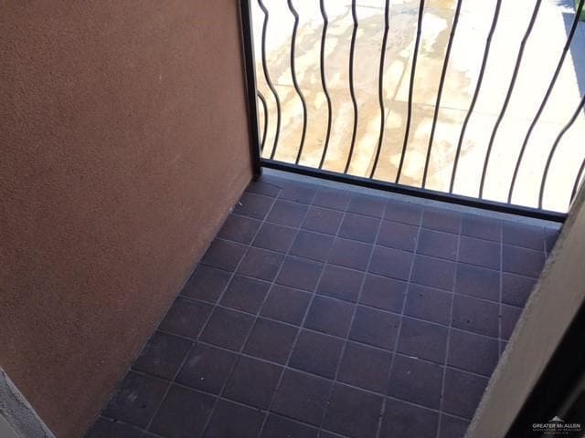 Building Photo - 14 W Fig Ave