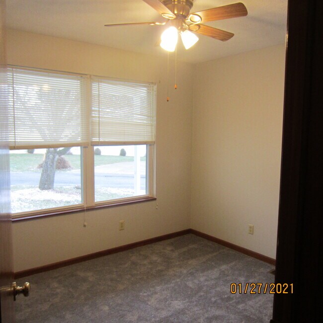 Building Photo - 3423 Clearview Pl