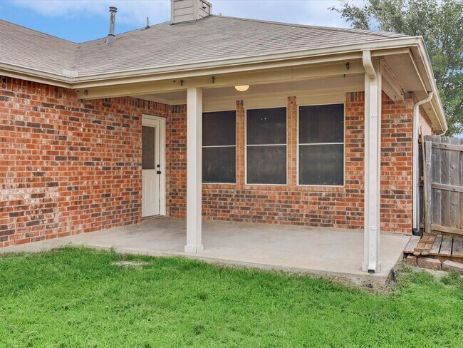 Building Photo - 149 Wandering Dr