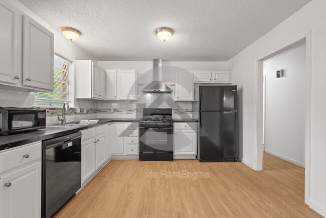 Building Photo - 9409 Cerelle Dr