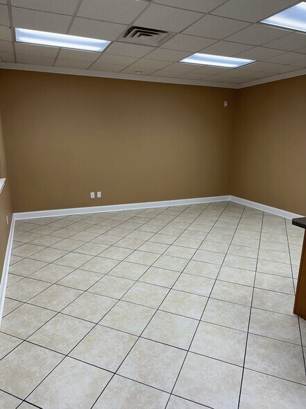 Building Photo - 1472 S Mayo Trl