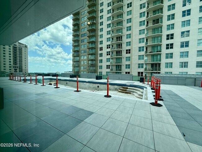 Building Photo - 1431 Riverplace Blvd