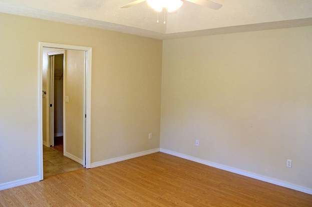 Building Photo - 4150 Oak Pointe Dr