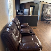 Building Photo - 815 W 40th St