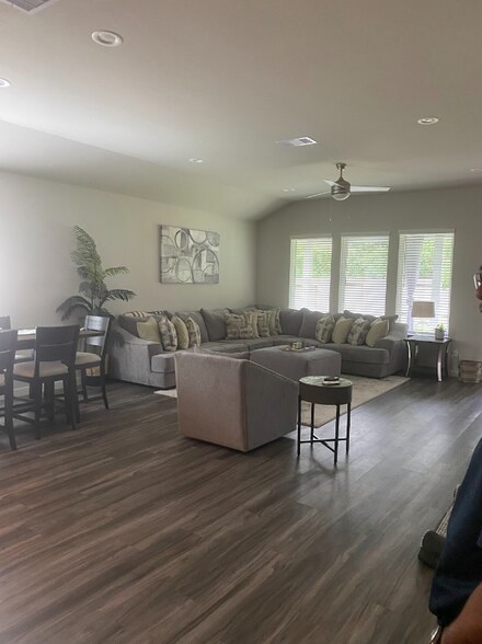 Building Photo - 14006 Juniper Pt Ln