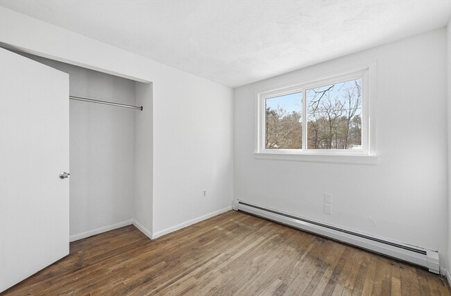 Building Photo - 43 Little John Dr