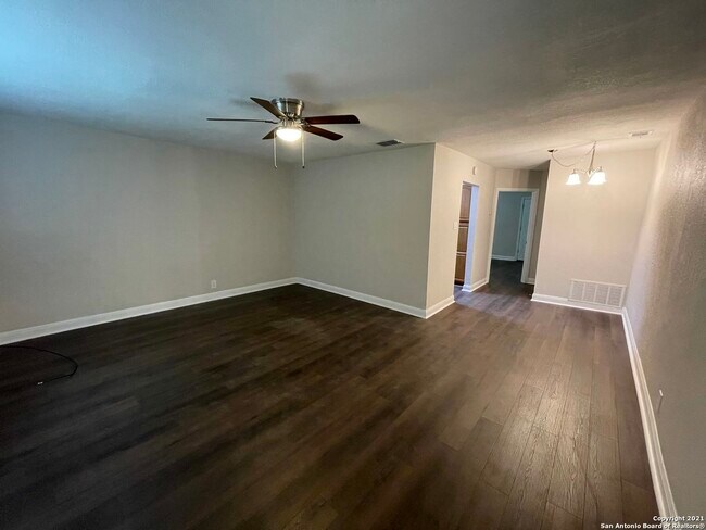 Building Photo - 10446 Mtn Vw-