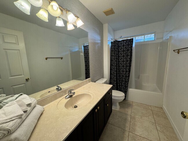 Building Photo - Gulf Breeze - Melissa Oaks - 4 Bedroom, 2 Bathroom w/ pool