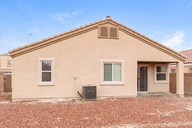 Building Photo - 325 Colorful Rain Ave