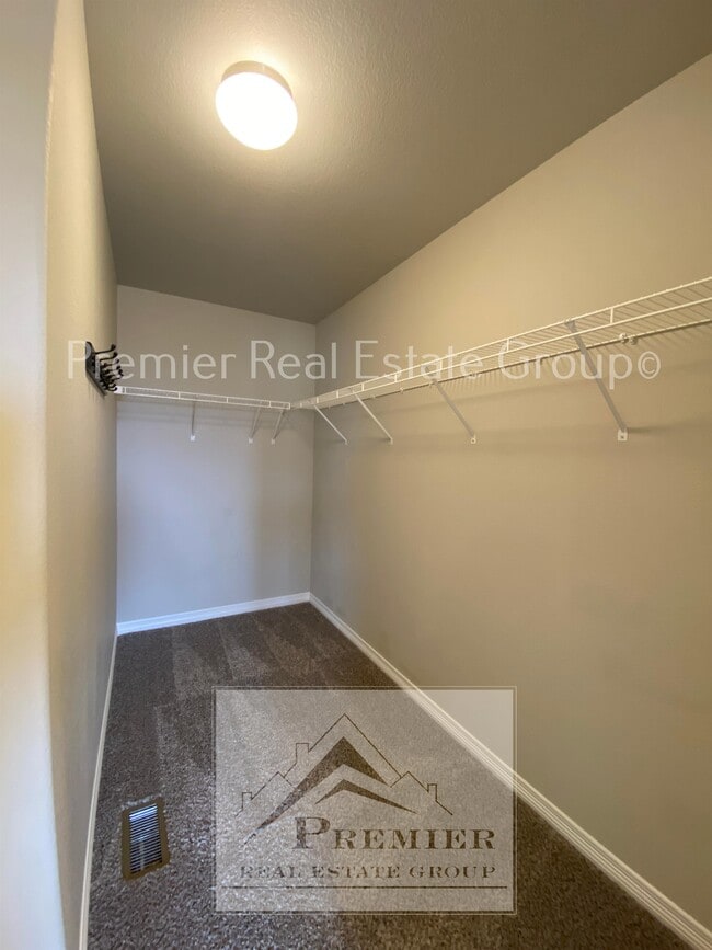 Building Photo - 6423 Weiser Dr