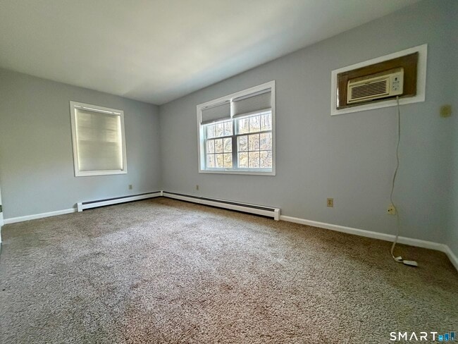 Building Photo - 154 E Main St