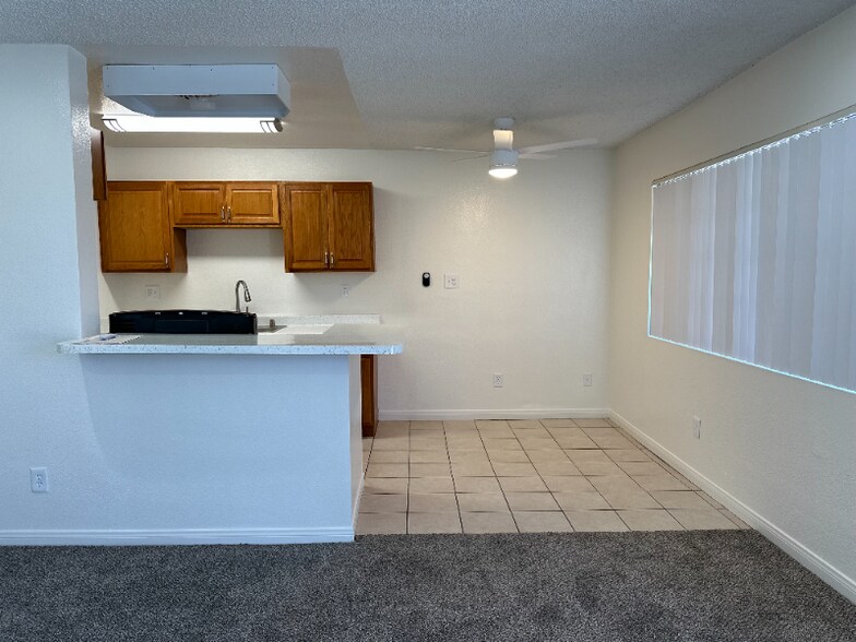 Building Photo - 1234 S Loara St