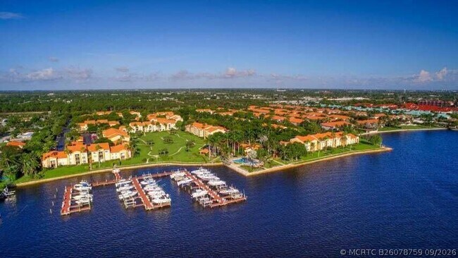 Building Photo - 103 Yacht Club Way