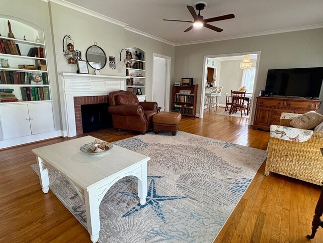 Building Photo - PRIVATE 3/2 WATERFRONT HOME ON INDIAN RIVER DRIVE