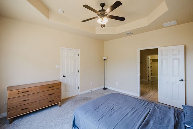 Building Photo - Furnished Private Bedroom