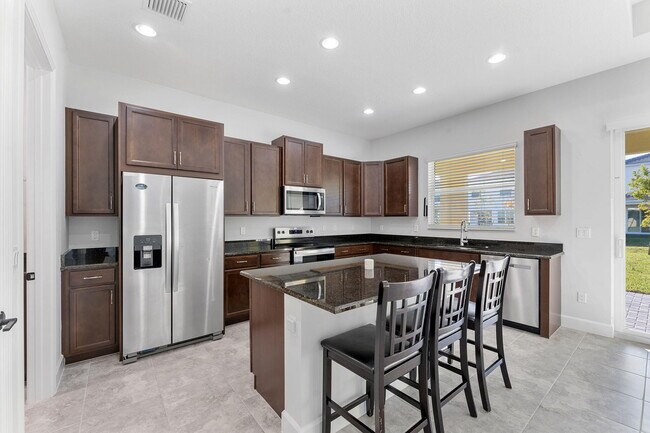 Building Photo - 5747 Shr Pne Pl