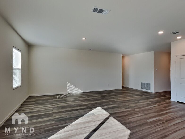 Building Photo - 5549 Ladytown Ln