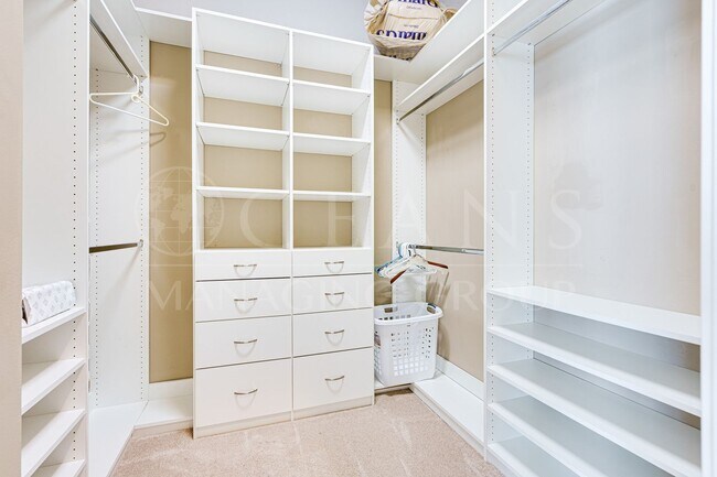 Building Photo - Welcome to Coastal Living at its Finest!