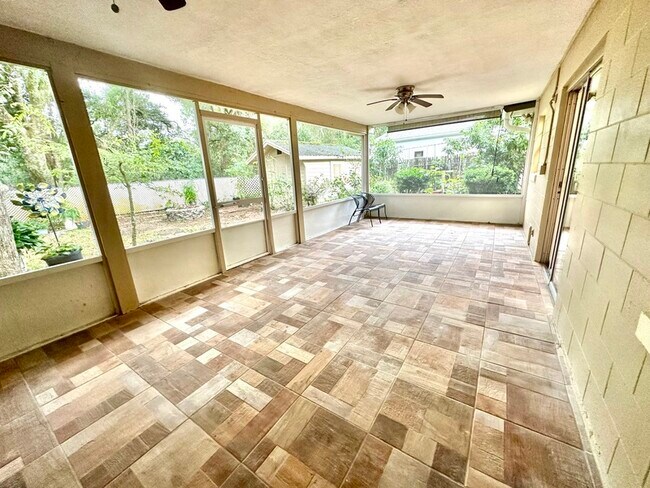 Building Photo - 8278 Bucksaw Dr