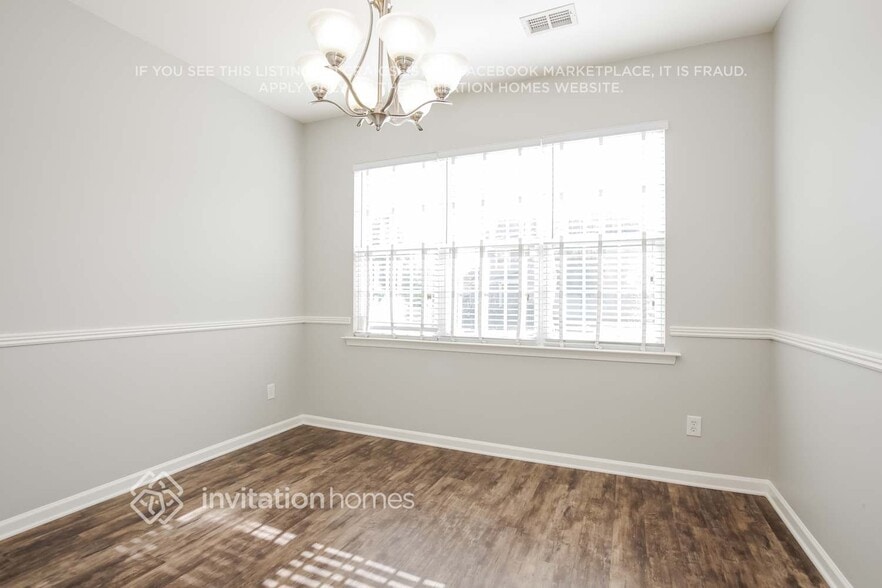 Building Photo - 4903 Abercromby St