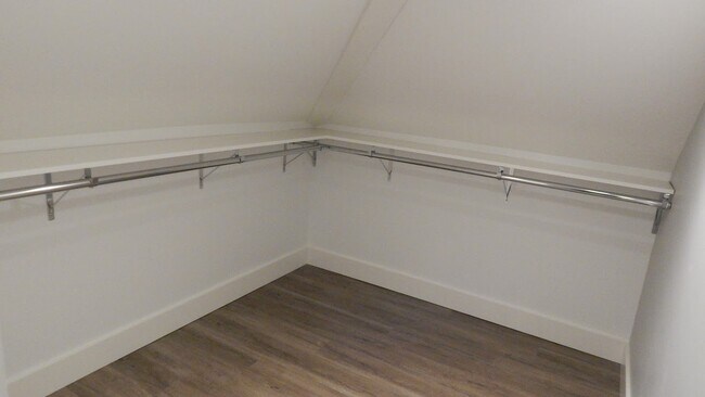 Master Closet - 16524 Boones Ferry Rd