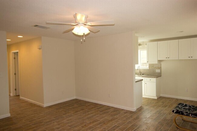 Building Photo - 6110 Wing Feather Dr
