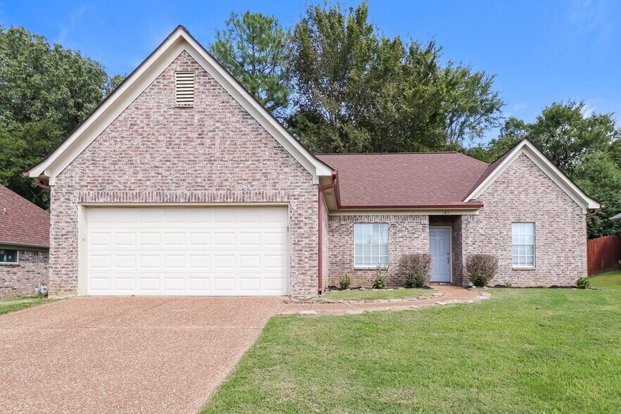 Primary Photo - 185 Village Dr