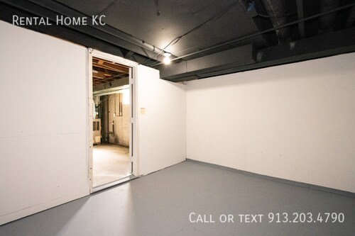 Building Photo - 1016 W Ashbury St