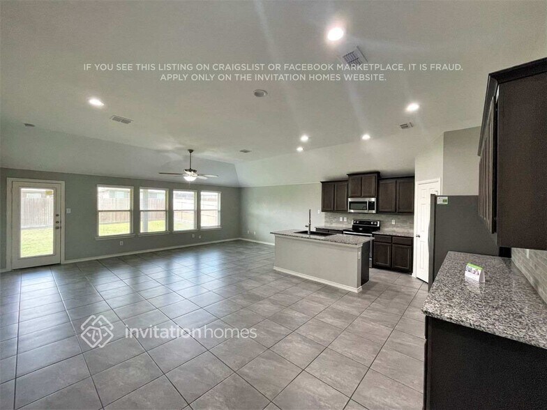 Building Photo - 2516 Old Buck Dr