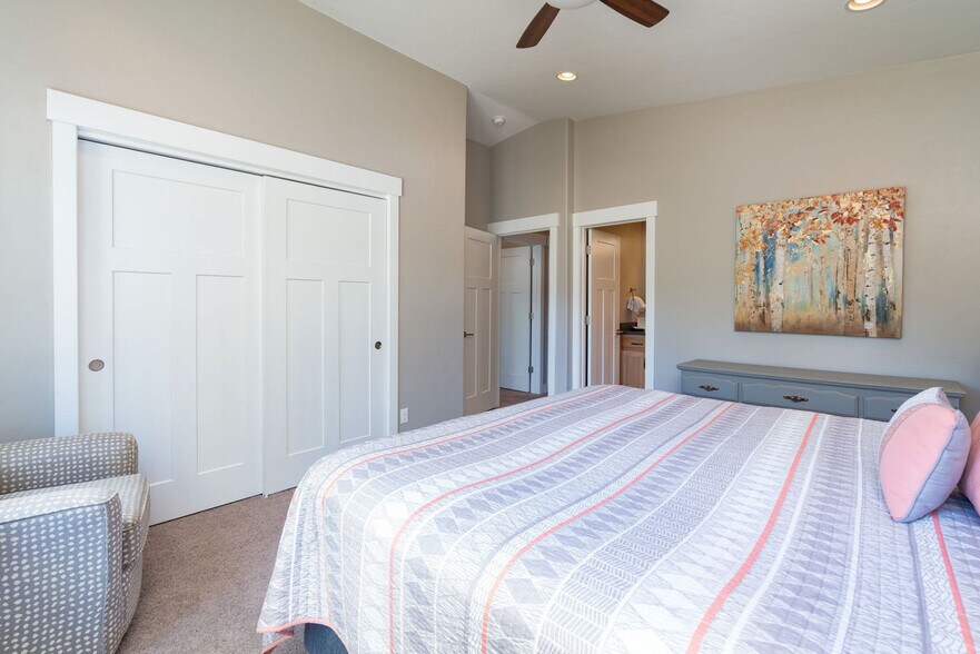 Building Photo - 278 Mountain Willow Dr