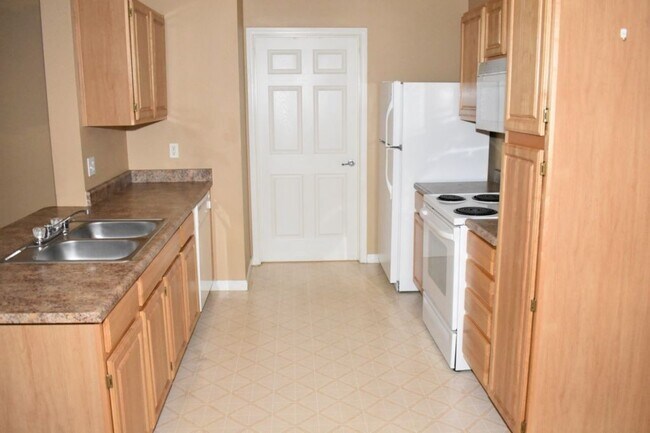 Building Photo - 501 Gibson Dr