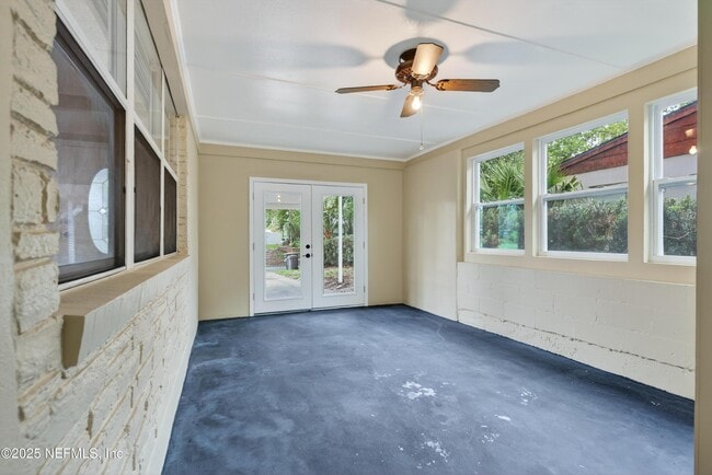 Building Photo - 6190 Mercer Cir E