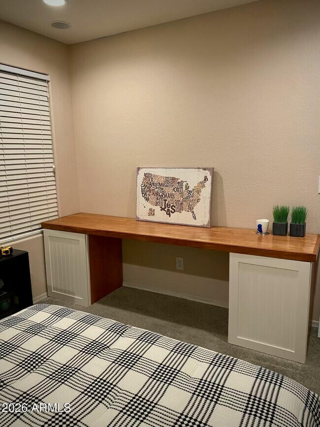 Building Photo - 4740 E Tierra Buena Ln