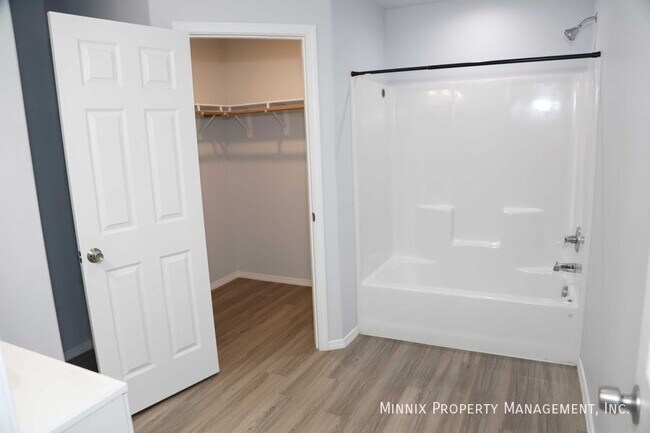 Building Photo - 1649 Wrigley Dr