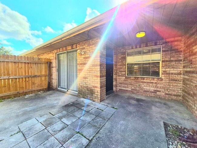 Building Photo - 3141 Bloomingdale Villas Ct