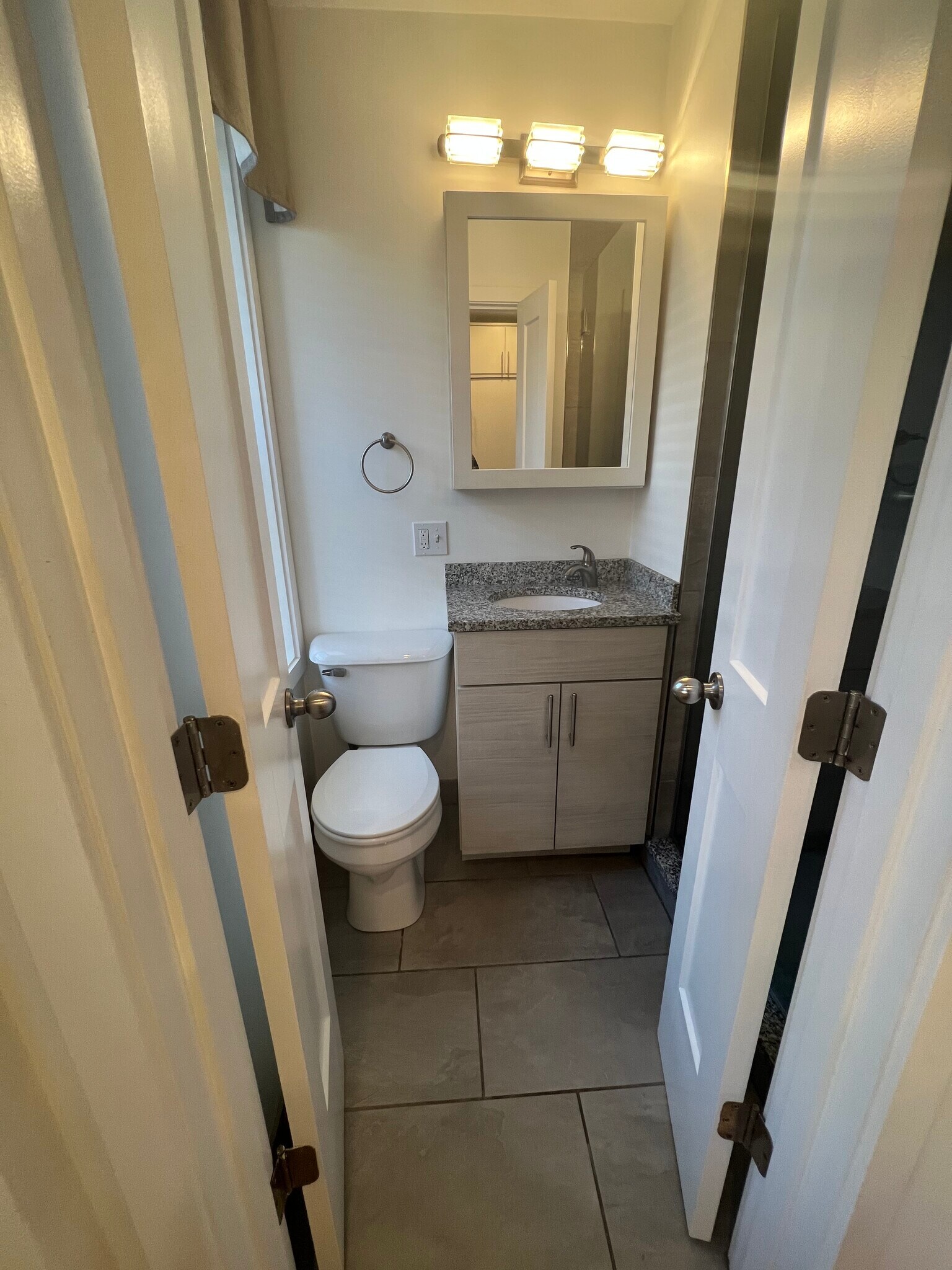 Building Photo - 16 5th St