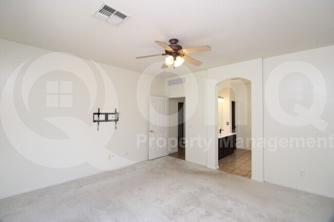 Building Photo - 3250 E Hampton Ln