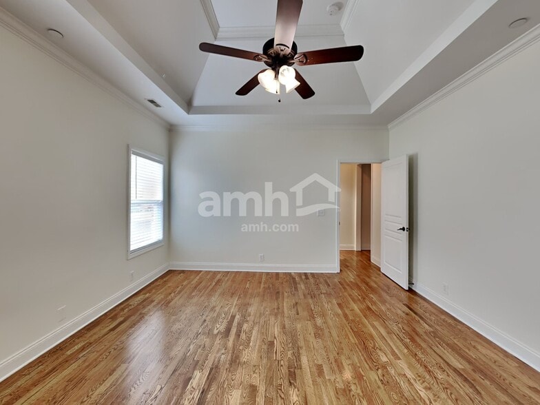 Building Photo - 1030 Spring Creek Dr