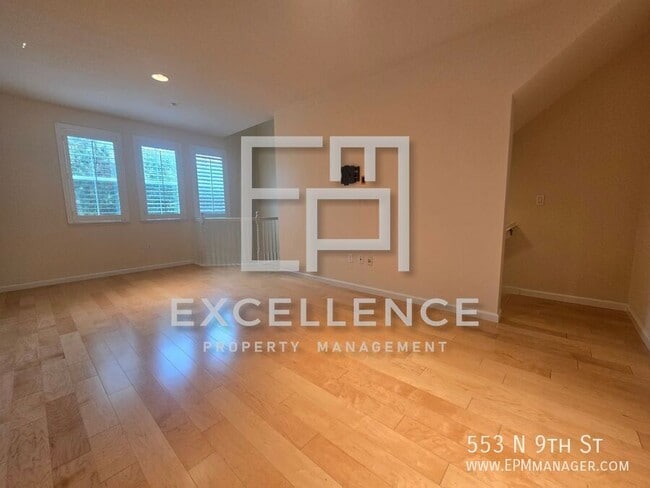 Building Photo - 553 N 9th St