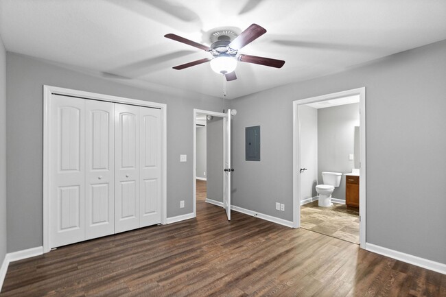 Building Photo - 800 Martin St