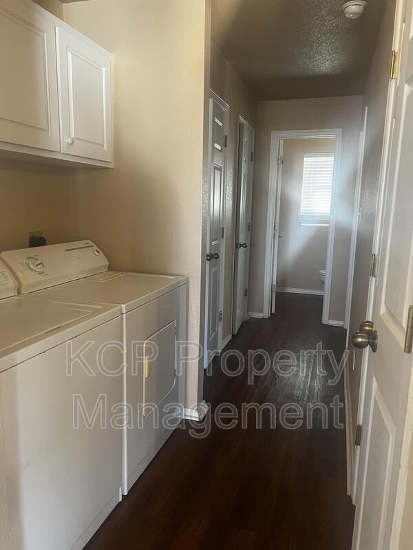 Building Photo - 811 N 48th St