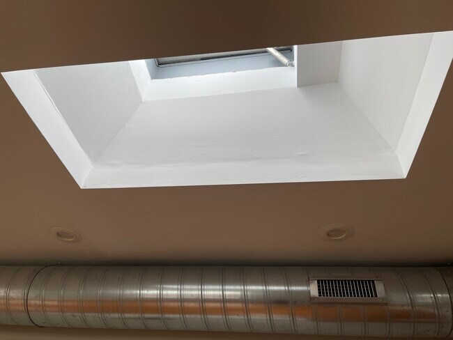 Building Photo - 116 E Council St